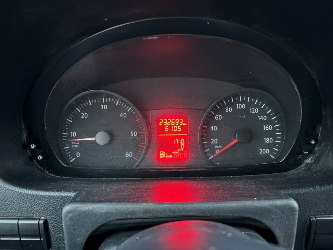 Volkswagen Crafter – bena cu macara