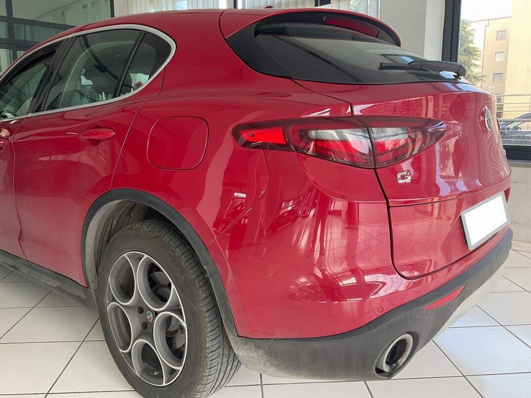 Alfa Romeo Stelvio 2.0 Turbo Super Q4 - rate, leasing, garantie - fotografia 3 din 3