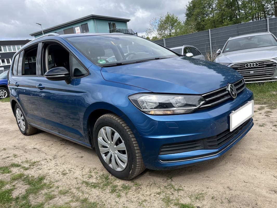 Volkswagen TOURAN 2.0TDi DSG - leasing, rate - fotografia 2 din 3