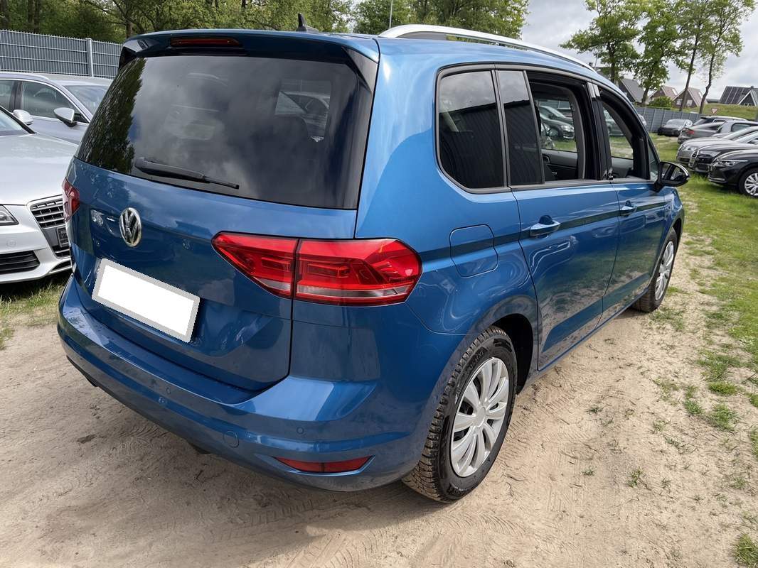 Volkswagen TOURAN 2.0TDi DSG - leasing, rate - fotografia 3 din 3
