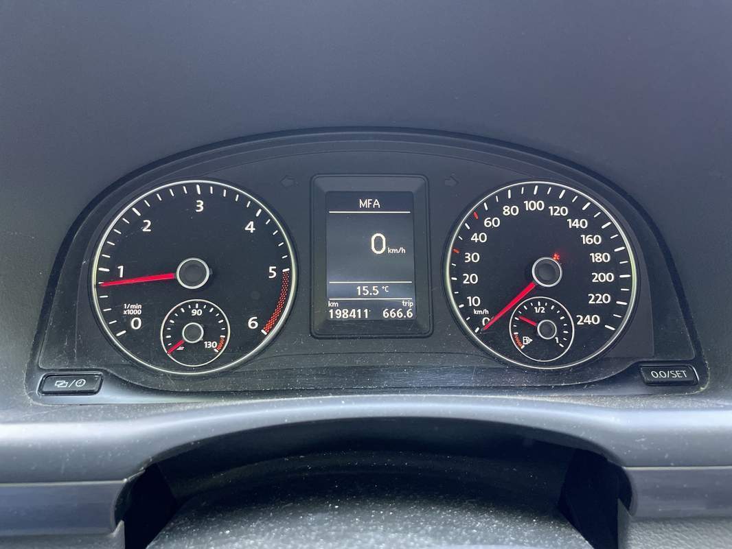 Volkswagen Touran 2.0TDi manual – rate, avans zero