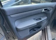 Volkswagen Touran 2.0TDi manual – rate, avans zero