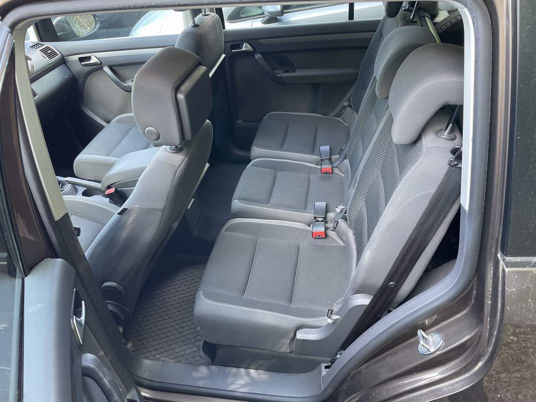 Volkswagen Touran 2.0TDi manual – rate, avans zero
