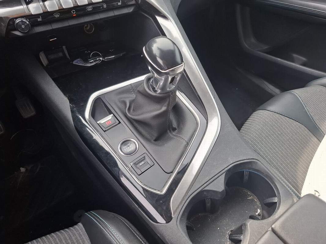 Peugeot 2008 1.2benzina EURO6 cutie manuala – leasing, rate, garantie