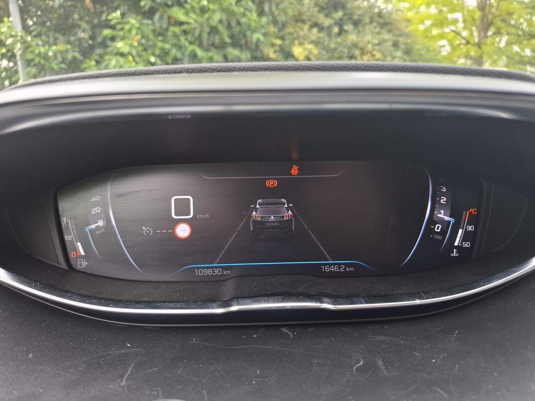 Peugeot 2008 1.2benzina EURO6 cutie manuala – leasing, rate, garantie
