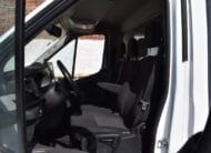 Ford Transit 3500 kg tip Box cu lift hidraulic – leasing, garantie 12 luni