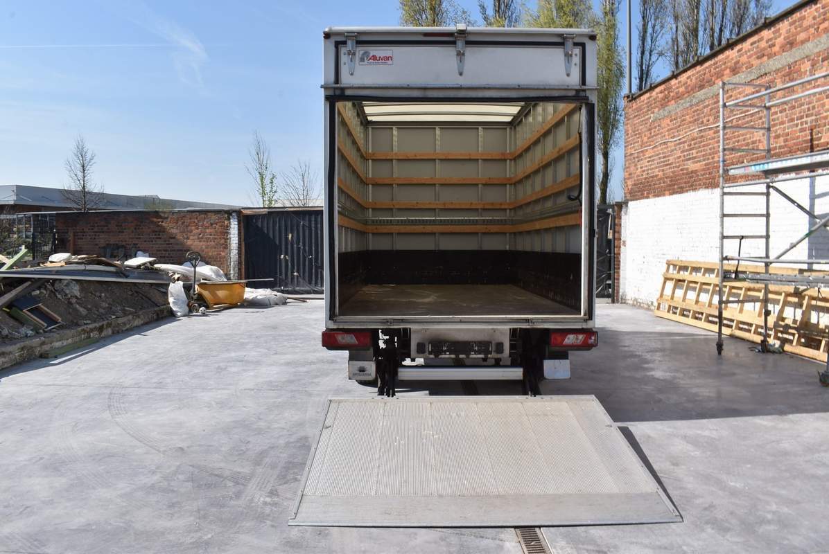 Ford Transit 3500 kg tip Box cu lift hidraulic – leasing, garantie 12 luni