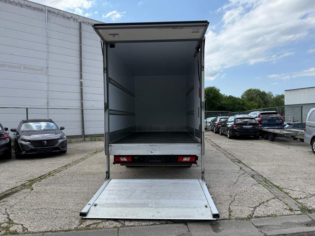 Ford Transit BOX cu lift hidraulic – 3500kg, leasing, rate, garantie 12 luni
