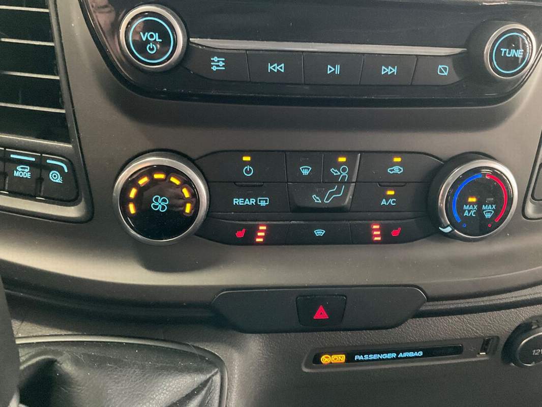 Ford Transit Custom VAN – rate, leasing, garantie 12 luni