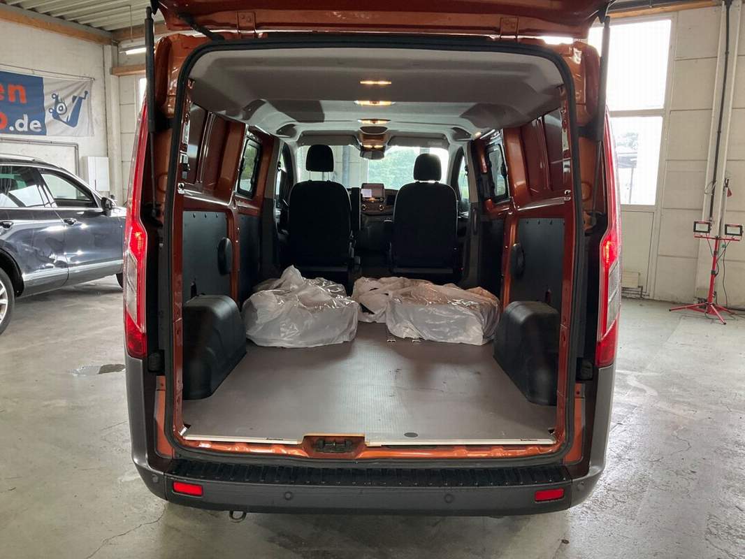 Ford Transit Custom VAN – rate, leasing, garantie 12 luni
