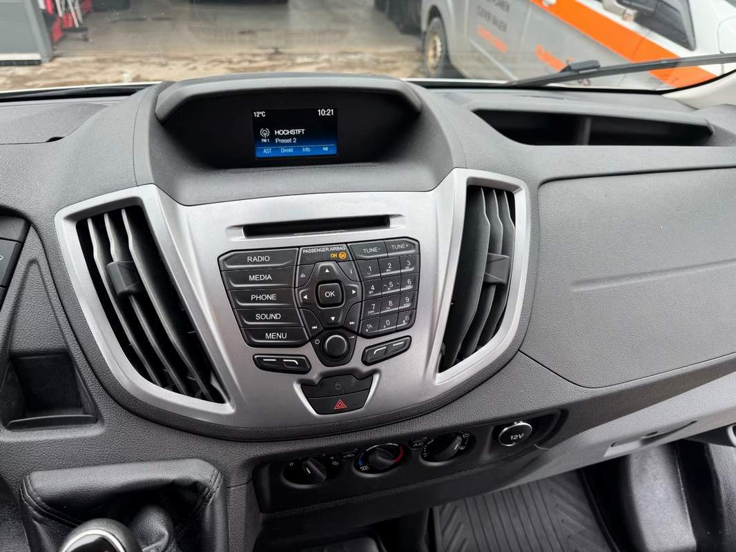 Ford TRANSIT L4H2 3500kg – Furgon Mixt 5 locuri, rate, leasing, garantie