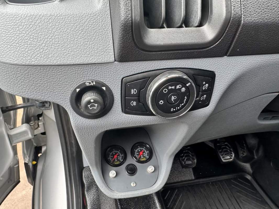 Ford TRANSIT L4H2 3500kg – Furgon Mixt 5 locuri, rate, leasing, garantie