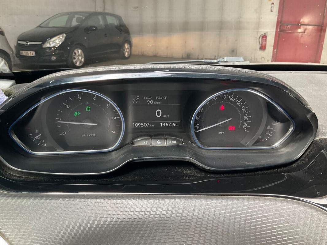 Peugeot 2008 manual, benzina 1.2L EURO6 – leasing, rate, garantie