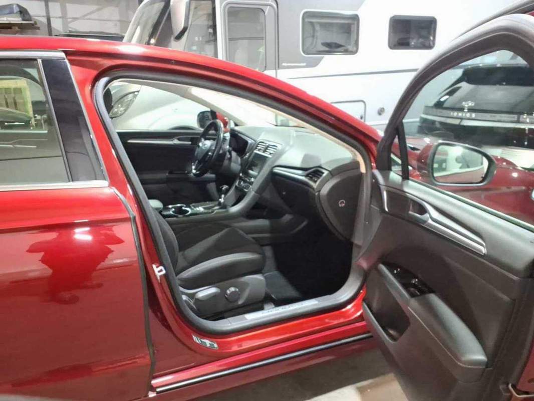 Ford Mondeo 1.5EcoBoost 160CP cutie manuala de viteze, rate, avans zero, garantie