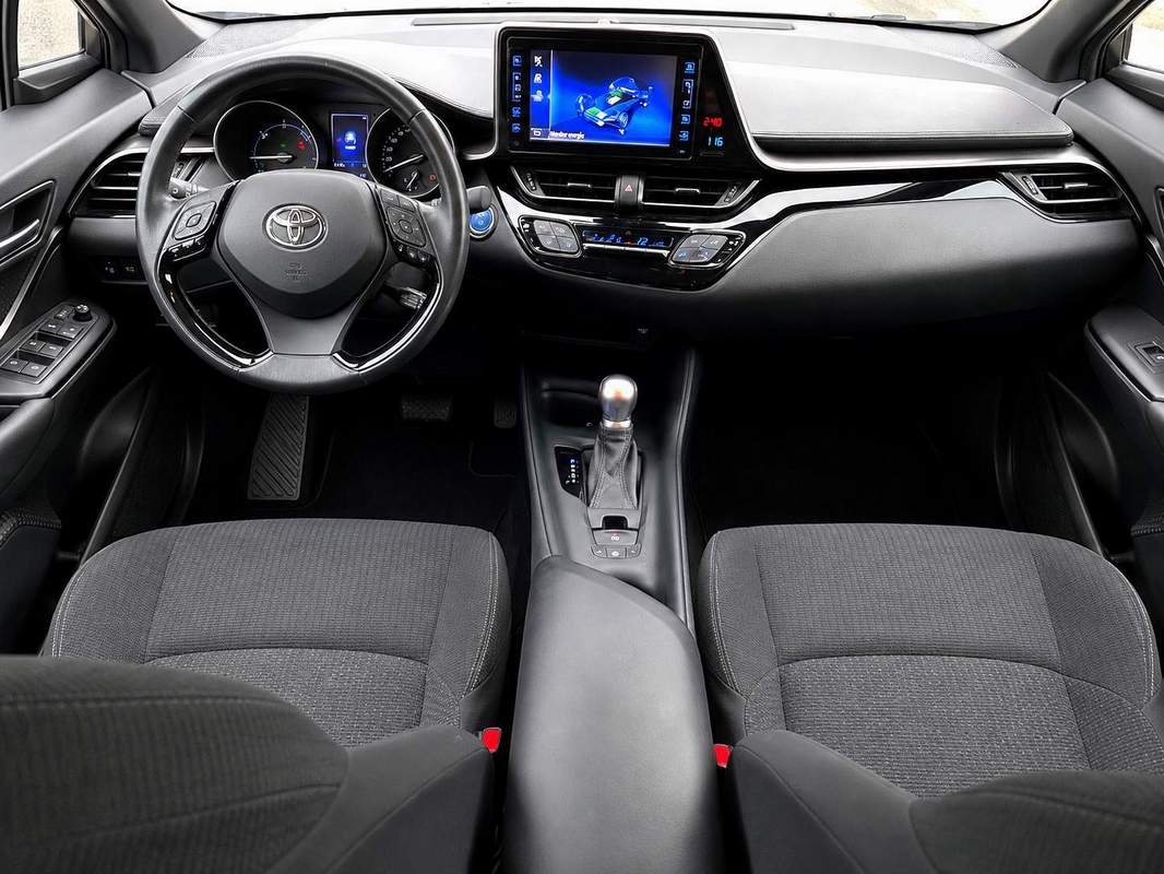 Toyota CHR 1.8L Hybrid – rate, avans zero, leasing, garantie